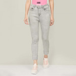 Women Stonewashed Slim Fit Jeans