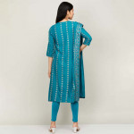 Women Embroidered Kurta and Leggings